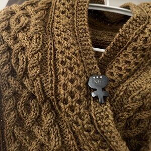 Handmade buffalo bone flower brooch